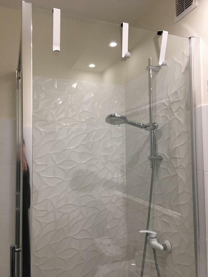 Kawalerka - Jelenia Gora, Dziel. Zabobrze Apartman Kültér fotó