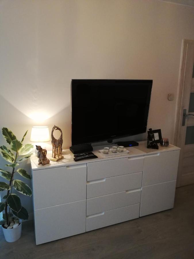 Kawalerka - Jelenia Gora, Dziel. Zabobrze Apartman Kültér fotó